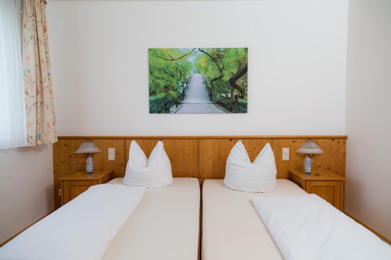 Hotel Alter Wirt Putzbrunn Exterior foto