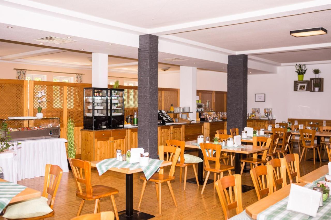 Hotel Alter Wirt Putzbrunn Exterior foto