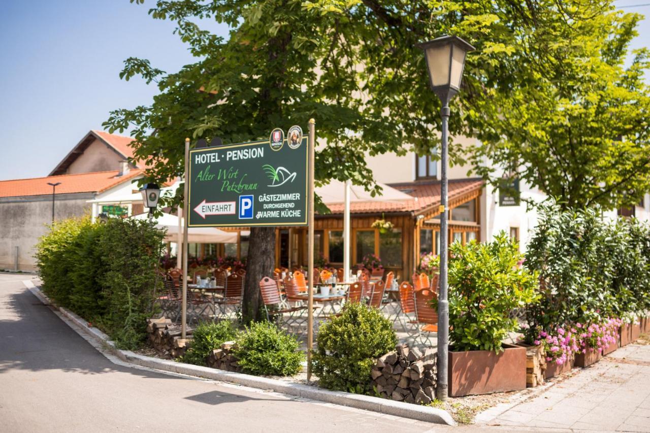 Hotel Alter Wirt Putzbrunn Exterior foto