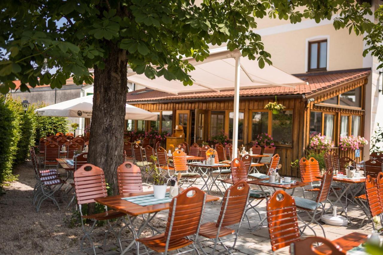 Hotel Alter Wirt Putzbrunn Exterior foto